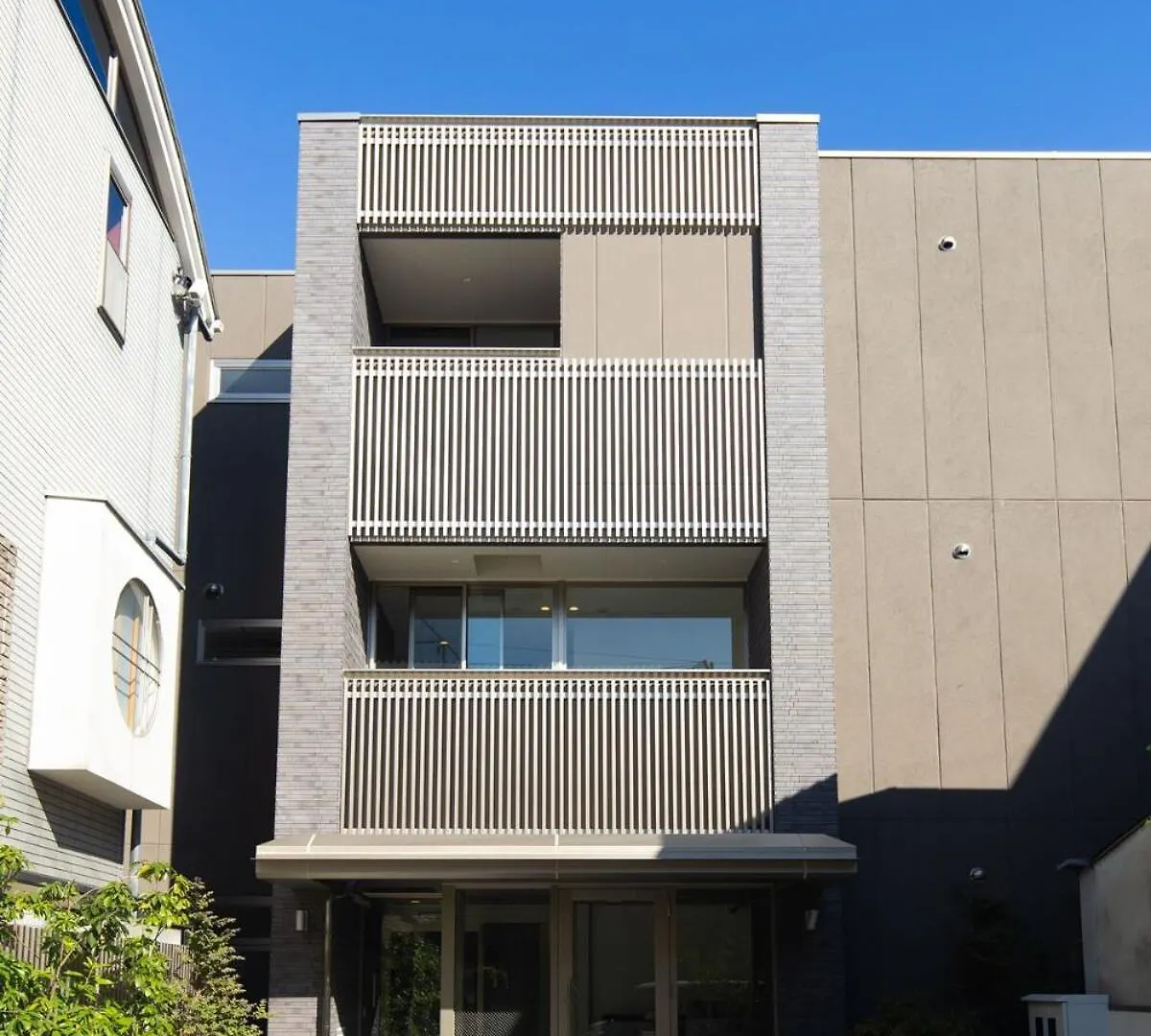 Home Inn Kujo Kawaramachi Kyoto Aparthotel